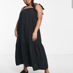 Square neck tie strap tiered midi dress in black